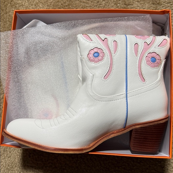 NWT-White and Pink Floral Heeled Boots - Picture 5 of 5